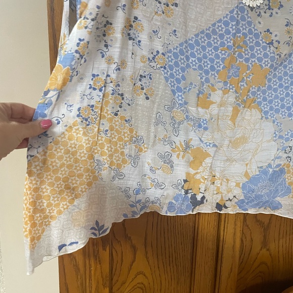 Plus 1x top handkerchief hem top - Picture 9 of 13